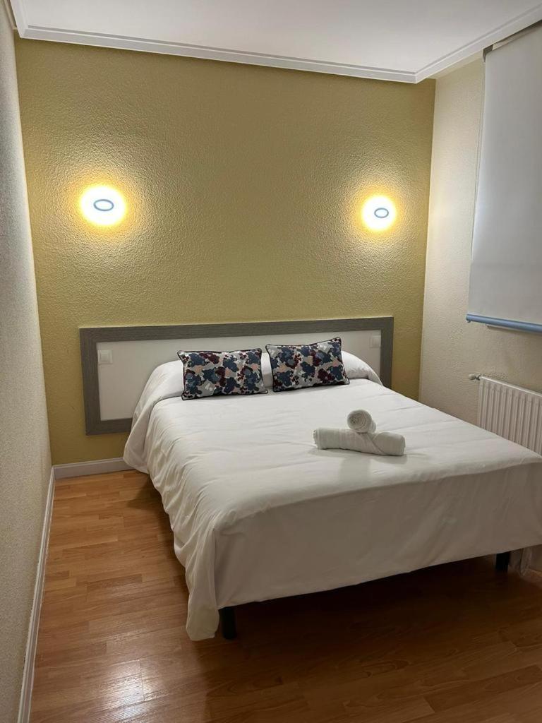 Hostal-Restaurante Posada Del Duque Villalbilla de Burgos Bagian luar foto